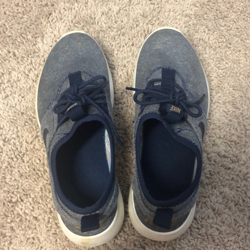 Nike Free Tennis Shoes